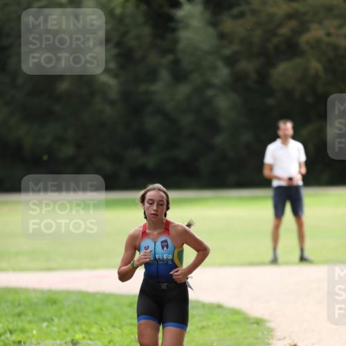30.08.2026 - Elbe Triathlon Hamburg Antke Förster http://msf.ph/oto/10107994 30.08.2026 12:56:03 Laufen  meine-sportfotos.de