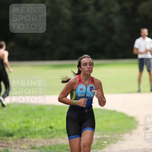 30.08.2026 - Elbe Triathlon Hamburg Antke Förster http://msf.ph/oto/10107996 30.08.2026 12:56:04 Laufen 17 meine-sportfotos.de