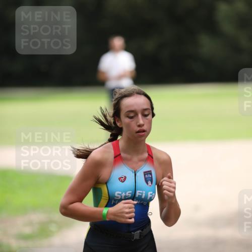 30.08.2026 - Elbe Triathlon Hamburg Antke Förster http://msf.ph/oto/10108000 30.08.2026 12:56:05 Laufen  meine-sportfotos.de