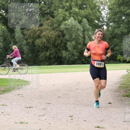 30.08.2026 - Elbe Triathlon Hamburg Antke Förster http://msf.ph/oto/10108001 30.08.2026 14:27:29 Laufen 1651 meine-sportfotos.de