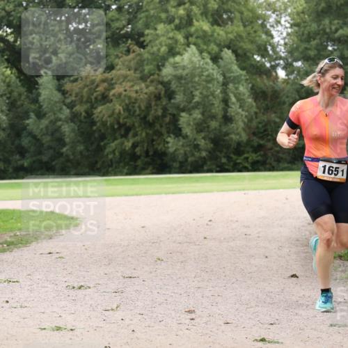 30.08.2026 - Elbe Triathlon Hamburg Antke Förster http://msf.ph/oto/10108003 30.08.2026 14:27:29 Laufen 1651 meine-sportfotos.de