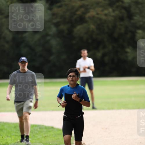 30.08.2026 - Elbe Triathlon Hamburg Antke Förster http://msf.ph/oto/10108006 30.08.2026 12:56:23 Laufen  meine-sportfotos.de
