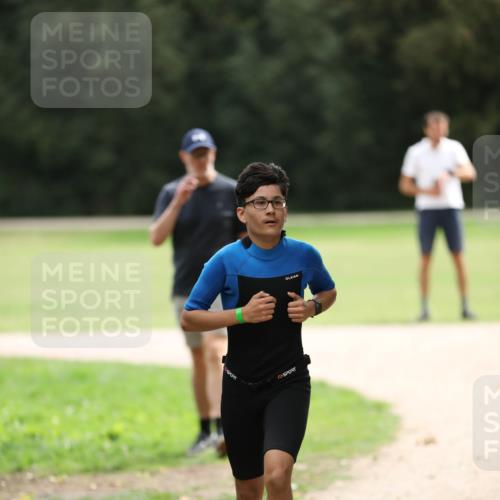 30.08.2026 - Elbe Triathlon Hamburg Antke Förster http://msf.ph/oto/10108008 30.08.2026 12:56:24 Laufen  meine-sportfotos.de