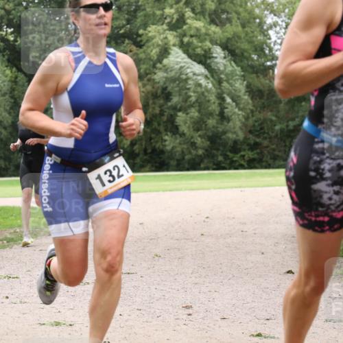 30.08.2026 - Elbe Triathlon Hamburg Antke Förster http://msf.ph/oto/10108025 30.08.2026 14:27:57 Laufen 1321, 1721 meine-sportfotos.de
