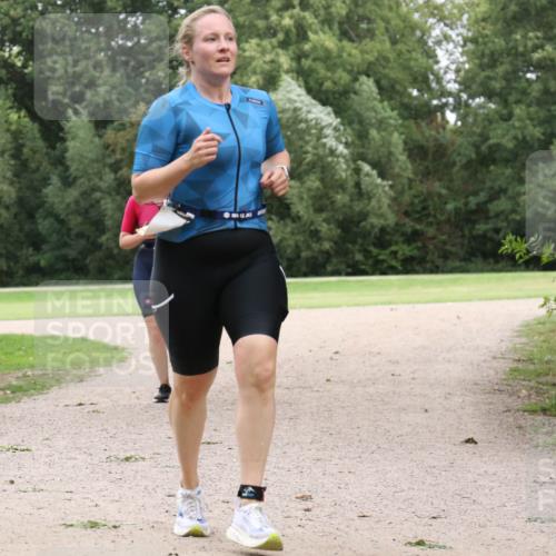 30.08.2026 - Elbe Triathlon Hamburg Antke Förster http://msf.ph/oto/10108047 30.08.2026 14:28:18 Laufen  meine-sportfotos.de
