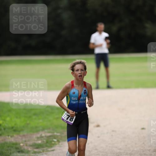 30.08.2026 - Elbe Triathlon Hamburg Antke Förster http://msf.ph/oto/10108050 30.08.2026 12:57:00 Laufen 178 meine-sportfotos.de