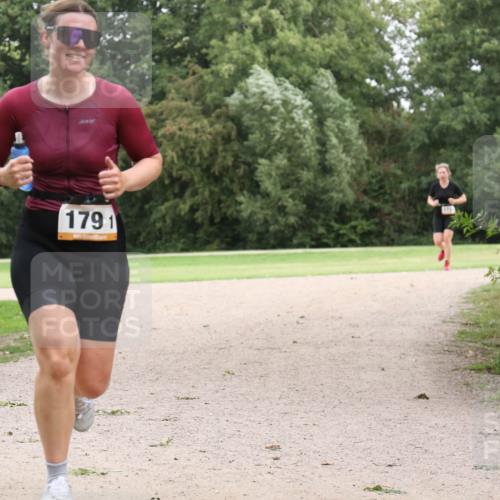30.08.2026 - Elbe Triathlon Hamburg Antke Förster http://msf.ph/oto/10108069 30.08.2026 14:28:40 Laufen 1791 meine-sportfotos.de