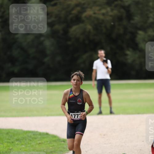 30.08.2026 - Elbe Triathlon Hamburg Antke Förster http://msf.ph/oto/10108114 30.08.2026 12:58:29 Laufen 1773 meine-sportfotos.de