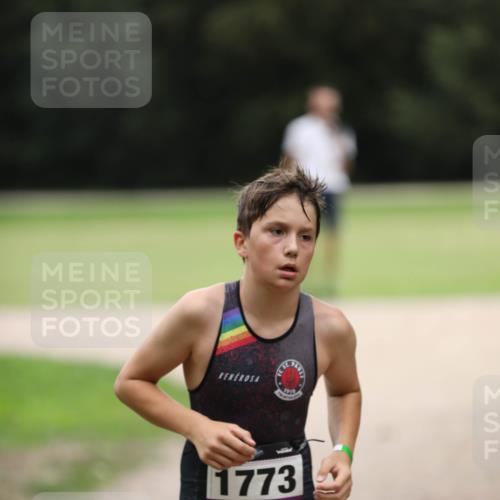 30.08.2026 - Elbe Triathlon Hamburg Antke Förster http://msf.ph/oto/10108120 30.08.2026 12:58:32 Laufen 1773 meine-sportfotos.de