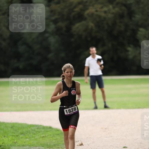 30.08.2026 - Elbe Triathlon Hamburg Antke Förster http://msf.ph/oto/10108126 30.08.2026 12:58:43 Laufen 1828 meine-sportfotos.de