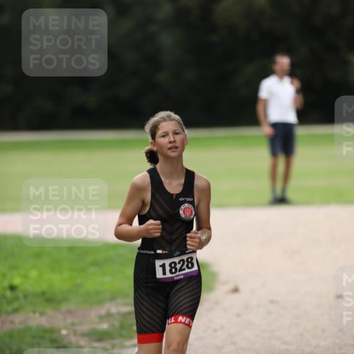 30.08.2026 - Elbe Triathlon Hamburg Antke Förster http://msf.ph/oto/10108130 30.08.2026 12:58:44 Laufen 1828 meine-sportfotos.de