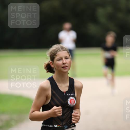30.08.2026 - Elbe Triathlon Hamburg Antke Förster http://msf.ph/oto/10108134 30.08.2026 12:58:45 Laufen 1910, 1828 meine-sportfotos.de