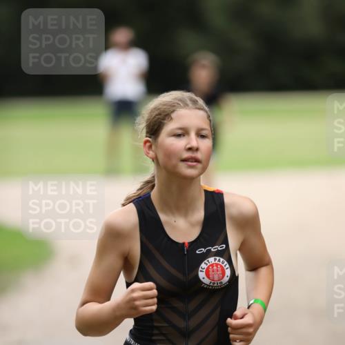 30.08.2026 - Elbe Triathlon Hamburg Antke Förster http://msf.ph/oto/10108136 30.08.2026 12:58:46 Laufen 1910, 1828 meine-sportfotos.de