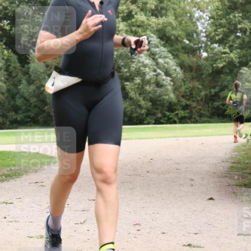 30.08.2026 - Elbe Triathlon Hamburg Antke Förster http://msf.ph/oto/10108139 30.08.2026 14:30:01 Laufen  meine-sportfotos.de