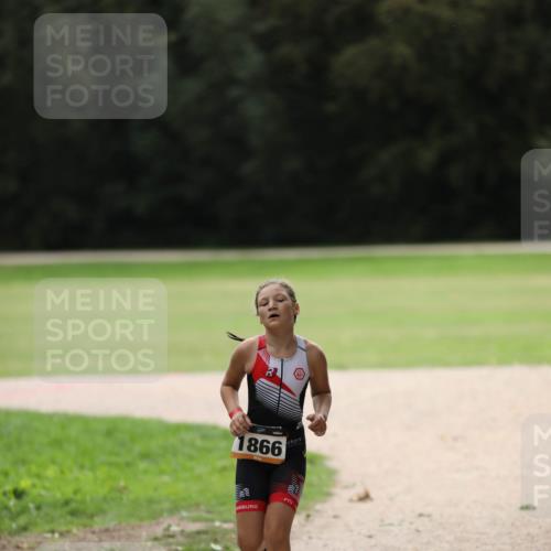 30.08.2026 - Elbe Triathlon Hamburg Antke Förster http://msf.ph/oto/10108182 30.08.2026 13:01:39 Laufen 1866 meine-sportfotos.de