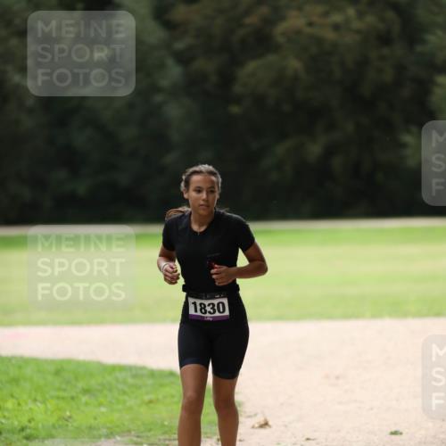 30.08.2026 - Elbe Triathlon Hamburg Antke Förster http://msf.ph/oto/10108194 30.08.2026 13:02:05 Laufen 1830 meine-sportfotos.de