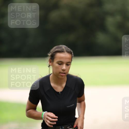 30.08.2026 - Elbe Triathlon Hamburg Antke Förster http://msf.ph/oto/10108200 30.08.2026 13:02:07 Laufen 1830 meine-sportfotos.de
