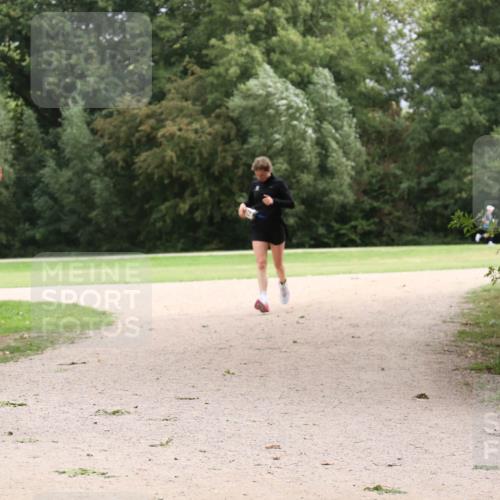 30.08.2026 - Elbe Triathlon Hamburg Antke Förster http://msf.ph/oto/10108203 30.08.2026 14:30:57 Laufen 1781 meine-sportfotos.de