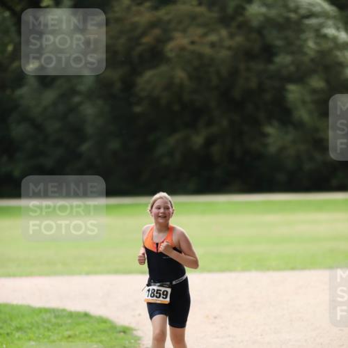 30.08.2026 - Elbe Triathlon Hamburg Antke Förster http://msf.ph/oto/10108204 30.08.2026 13:02:17 Laufen 1859 meine-sportfotos.de
