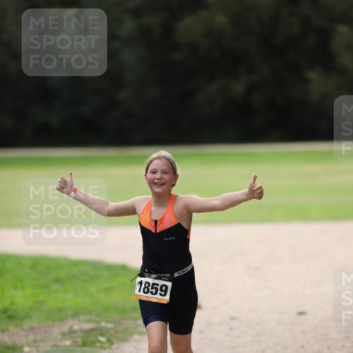 30.08.2026 - Elbe Triathlon Hamburg Antke Förster http://msf.ph/oto/10108208 30.08.2026 13:02:19 Laufen 1859 meine-sportfotos.de