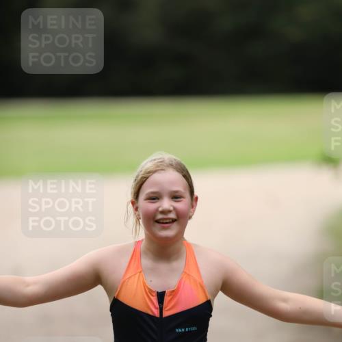 30.08.2026 - Elbe Triathlon Hamburg Antke Förster http://msf.ph/oto/10108218 30.08.2026 13:02:23 Laufen 1859 meine-sportfotos.de