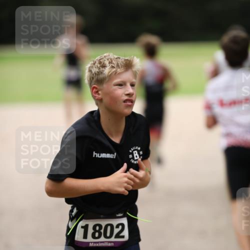 30.08.2026 - Elbe Triathlon Hamburg Antke Förster http://msf.ph/oto/10108232 30.08.2026 13:02:39 Laufen 1802 meine-sportfotos.de