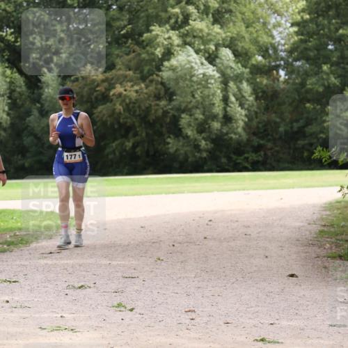 30.08.2026 - Elbe Triathlon Hamburg Antke Förster http://msf.ph/oto/10108247 30.08.2026 14:31:43 Laufen 1771 meine-sportfotos.de