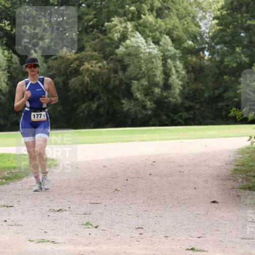30.08.2026 - Elbe Triathlon Hamburg Antke Förster http://msf.ph/oto/10108249 30.08.2026 14:31:44 Laufen 1771 meine-sportfotos.de