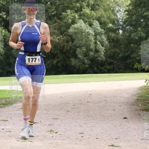 30.08.2026 - Elbe Triathlon Hamburg Antke Förster http://msf.ph/oto/10108255 30.08.2026 14:31:47 Laufen 1771 meine-sportfotos.de