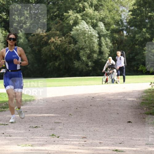 30.08.2026 - Elbe Triathlon Hamburg Antke Förster http://msf.ph/oto/10108263 30.08.2026 14:32:40 Laufen  meine-sportfotos.de