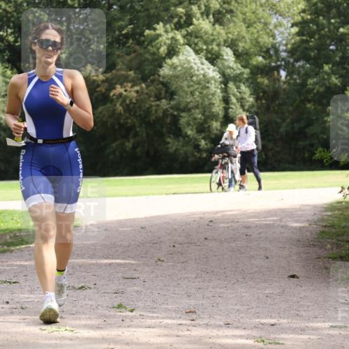 30.08.2026 - Elbe Triathlon Hamburg Antke Förster http://msf.ph/oto/10108265 30.08.2026 14:32:41 Laufen  meine-sportfotos.de