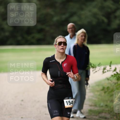 30.08.2026 - Elbe Triathlon Hamburg Antke Förster http://msf.ph/oto/10108266 30.08.2026 14:23:17 Laufen 154 meine-sportfotos.de