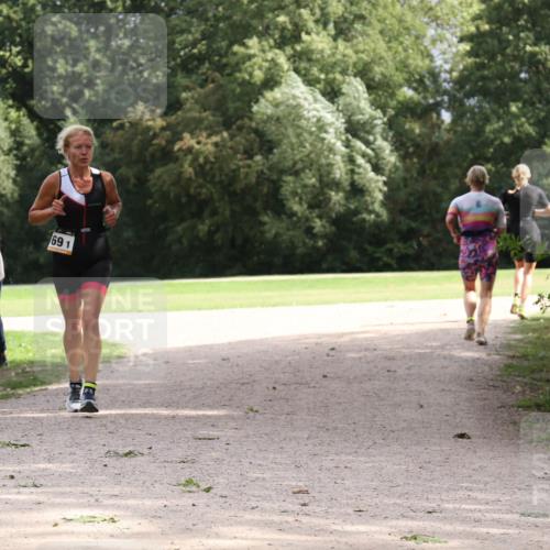 30.08.2026 - Elbe Triathlon Hamburg Antke Förster http://msf.ph/oto/10108271 30.08.2026 14:32:54 Laufen 691 meine-sportfotos.de
