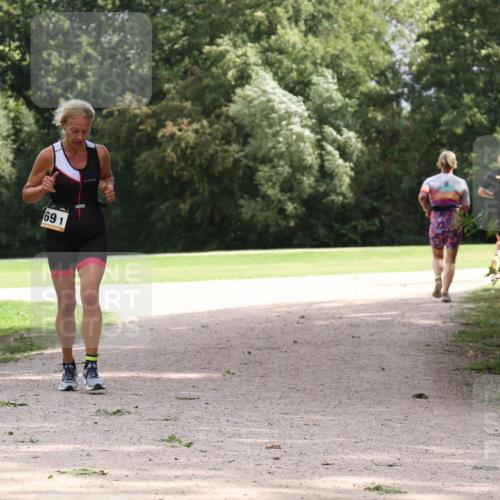 30.08.2026 - Elbe Triathlon Hamburg Antke Förster http://msf.ph/oto/10108273 30.08.2026 14:32:54 Laufen 691 meine-sportfotos.de