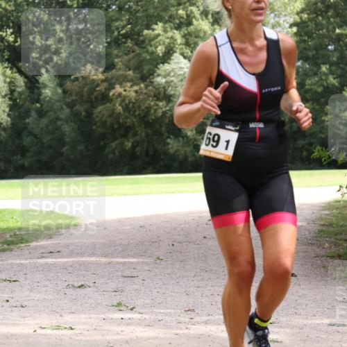 30.08.2026 - Elbe Triathlon Hamburg Antke Förster http://msf.ph/oto/10108281 30.08.2026 14:32:57 Laufen 69, 1 meine-sportfotos.de