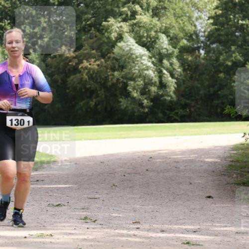 30.08.2026 - Elbe Triathlon Hamburg Antke Förster http://msf.ph/oto/10108291 30.08.2026 14:33:09 Laufen 1301 meine-sportfotos.de