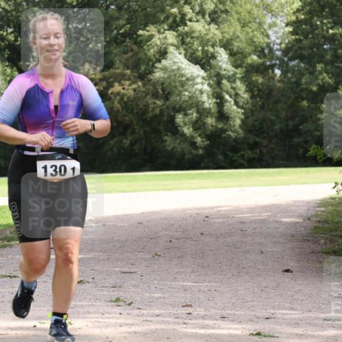 30.08.2026 - Elbe Triathlon Hamburg Antke Förster http://msf.ph/oto/10108293 30.08.2026 14:33:10 Laufen 1301 meine-sportfotos.de