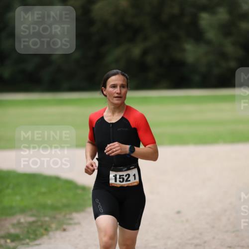 30.08.2026 - Elbe Triathlon Hamburg Antke Förster http://msf.ph/oto/10108300 30.08.2026 14:24:41 Laufen 1521 meine-sportfotos.de
