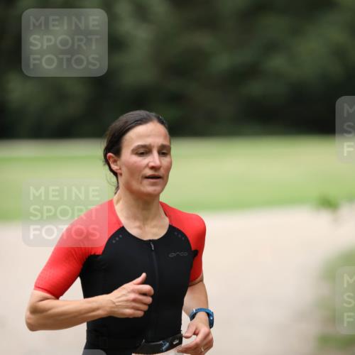 30.08.2026 - Elbe Triathlon Hamburg Antke Förster http://msf.ph/oto/10108304 30.08.2026 14:24:43 Laufen 8500, 1521 meine-sportfotos.de