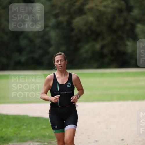 30.08.2026 - Elbe Triathlon Hamburg Antke Förster http://msf.ph/oto/10108310 30.08.2026 14:25:06 Laufen 96 meine-sportfotos.de