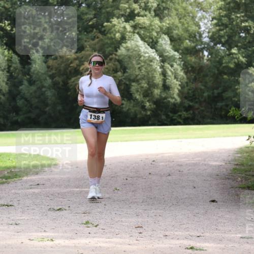 30.08.2026 - Elbe Triathlon Hamburg Antke Förster http://msf.ph/oto/10108315 30.08.2026 14:34:06 Laufen 1381 meine-sportfotos.de