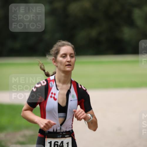 30.08.2026 - Elbe Triathlon Hamburg Antke Förster http://msf.ph/oto/10108332 30.08.2026 14:25:27 Laufen 1641 meine-sportfotos.de