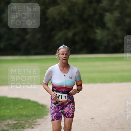 30.08.2026 - Elbe Triathlon Hamburg Antke Förster http://msf.ph/oto/10108340 30.08.2026 14:25:36 Laufen 711, 3 meine-sportfotos.de