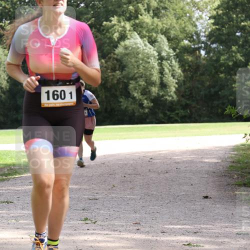30.08.2026 - Elbe Triathlon Hamburg Antke Förster http://msf.ph/oto/10108355 30.08.2026 14:37:02 Laufen 1601 meine-sportfotos.de