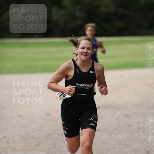 30.08.2026 - Elbe Triathlon Hamburg Antke Förster http://msf.ph/oto/10108364 30.08.2026 14:26:13 Laufen 23870, 3, 30 meine-sportfotos.de