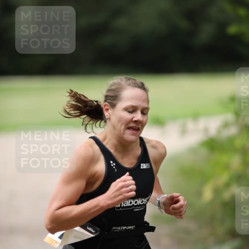 30.08.2026 - Elbe Triathlon Hamburg Antke Förster http://msf.ph/oto/10108370 30.08.2026 14:26:15 Laufen 3 meine-sportfotos.de