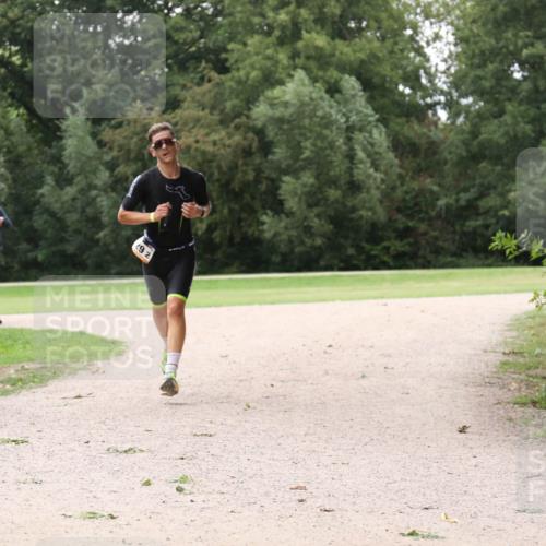 30.08.2026 - Elbe Triathlon Hamburg Antke Förster http://msf.ph/oto/10108383 30.08.2026 14:53:09 Laufen 292 meine-sportfotos.de