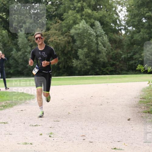 30.08.2026 - Elbe Triathlon Hamburg Antke Förster http://msf.ph/oto/10108385 30.08.2026 14:53:10 Laufen 2, 6 meine-sportfotos.de