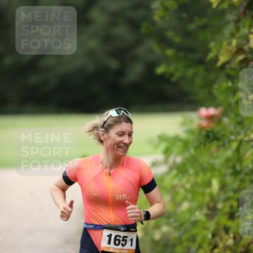 30.08.2026 - Elbe Triathlon Hamburg Antke Förster http://msf.ph/oto/10108404 30.08.2026 14:27:30 Laufen 1651 meine-sportfotos.de