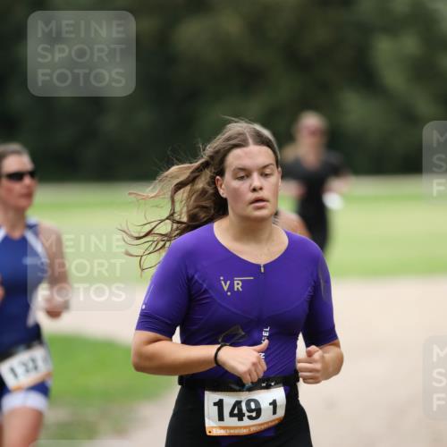 30.08.2026 - Elbe Triathlon Hamburg Antke Förster http://msf.ph/oto/10108420 30.08.2026 14:27:54 Laufen 122, 1491 meine-sportfotos.de